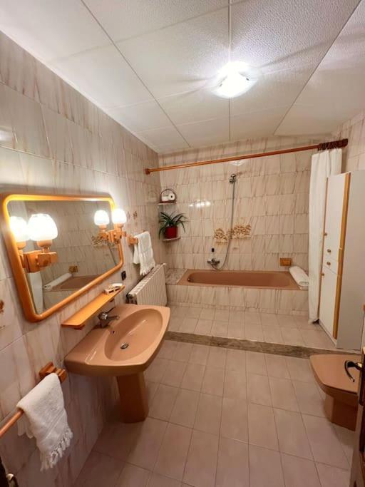Casa Teto, Ideal Families I Grups Bot エクステリア 写真